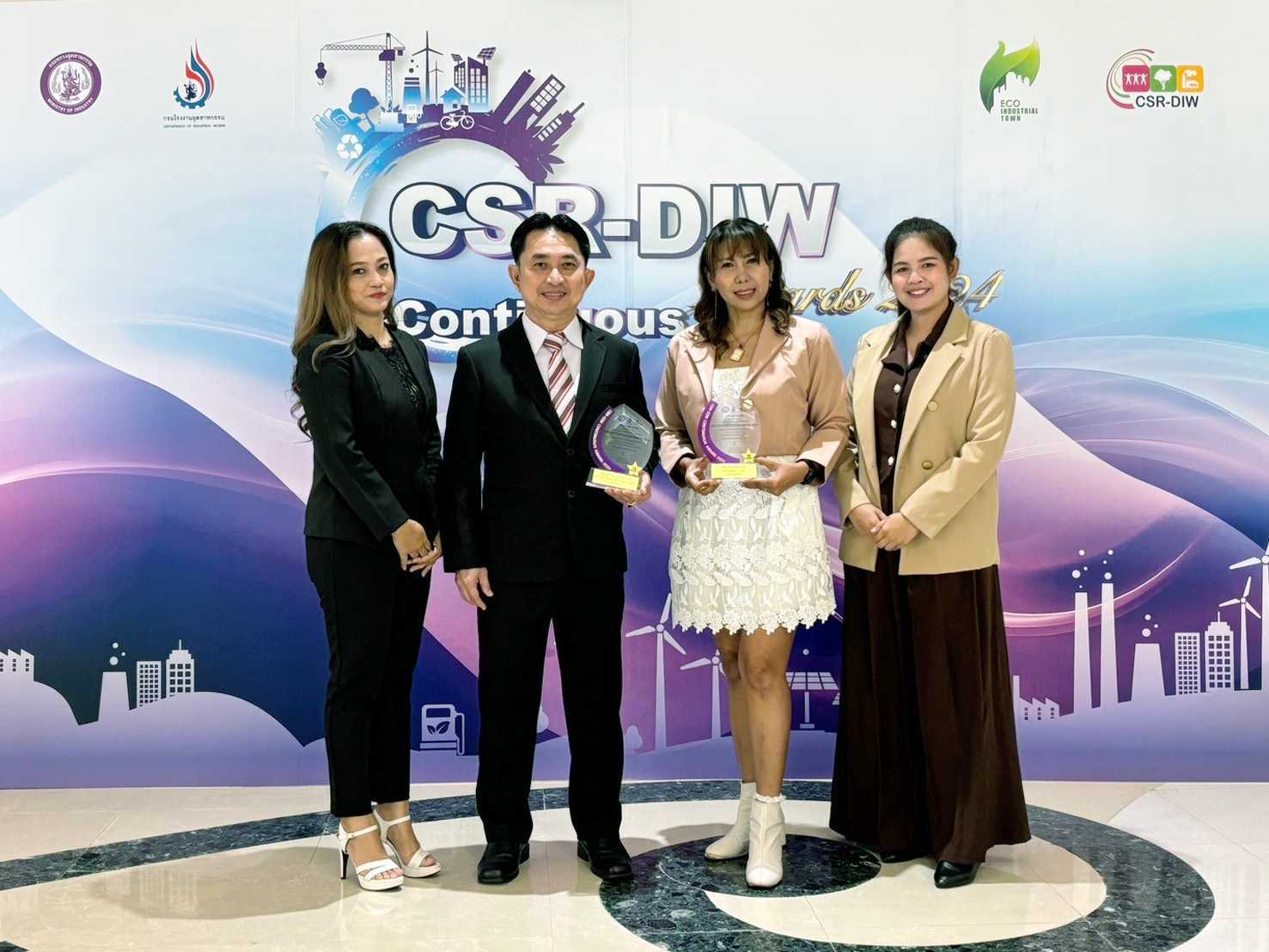 AGE Group คว้ารางวัล CSR-DIW Continuous 10 ปีต่อเนื่อง (1) (1).jpg