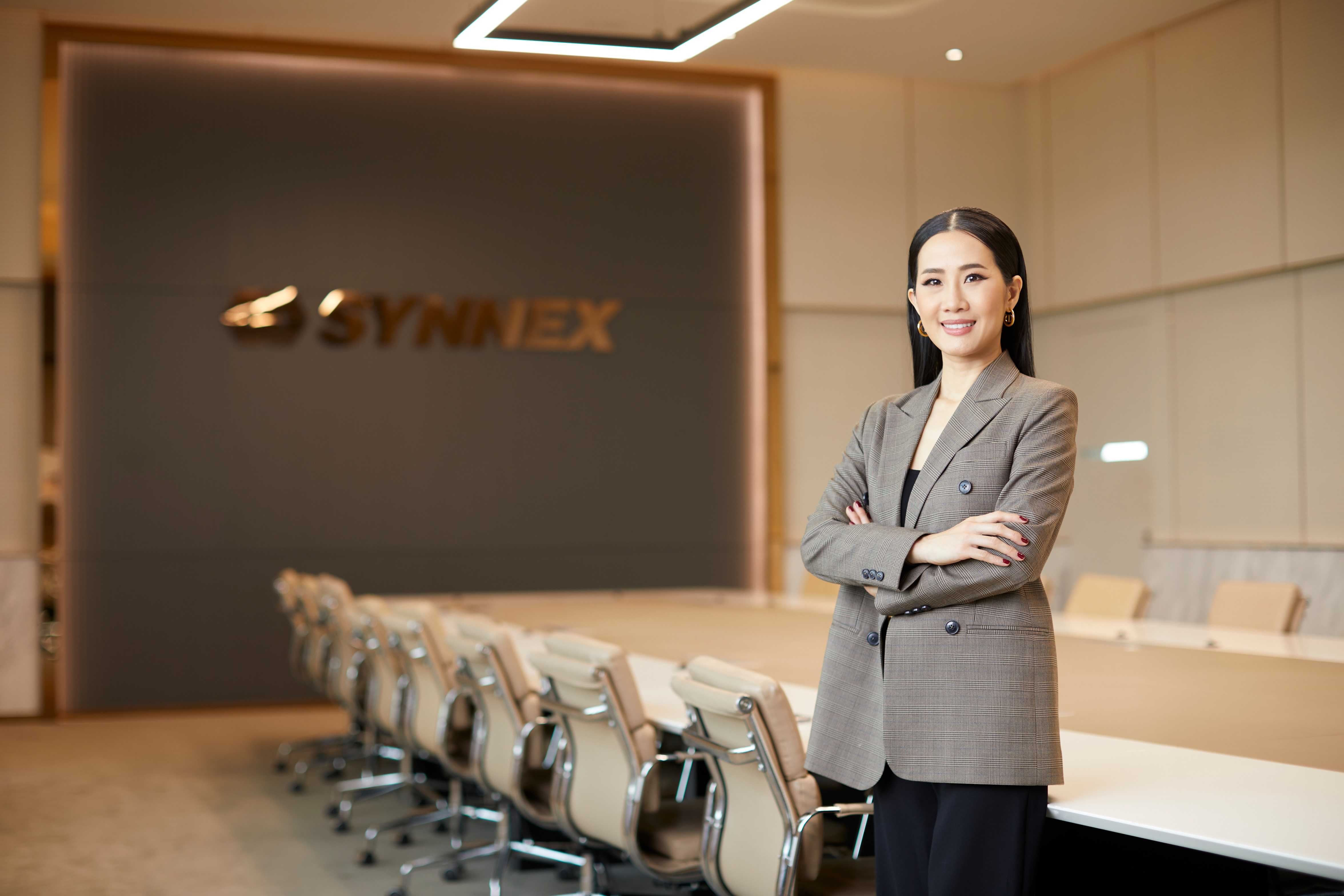 SYNEX_นางสาวสุธิดา มงคลสุธี_CEO (1).jpg