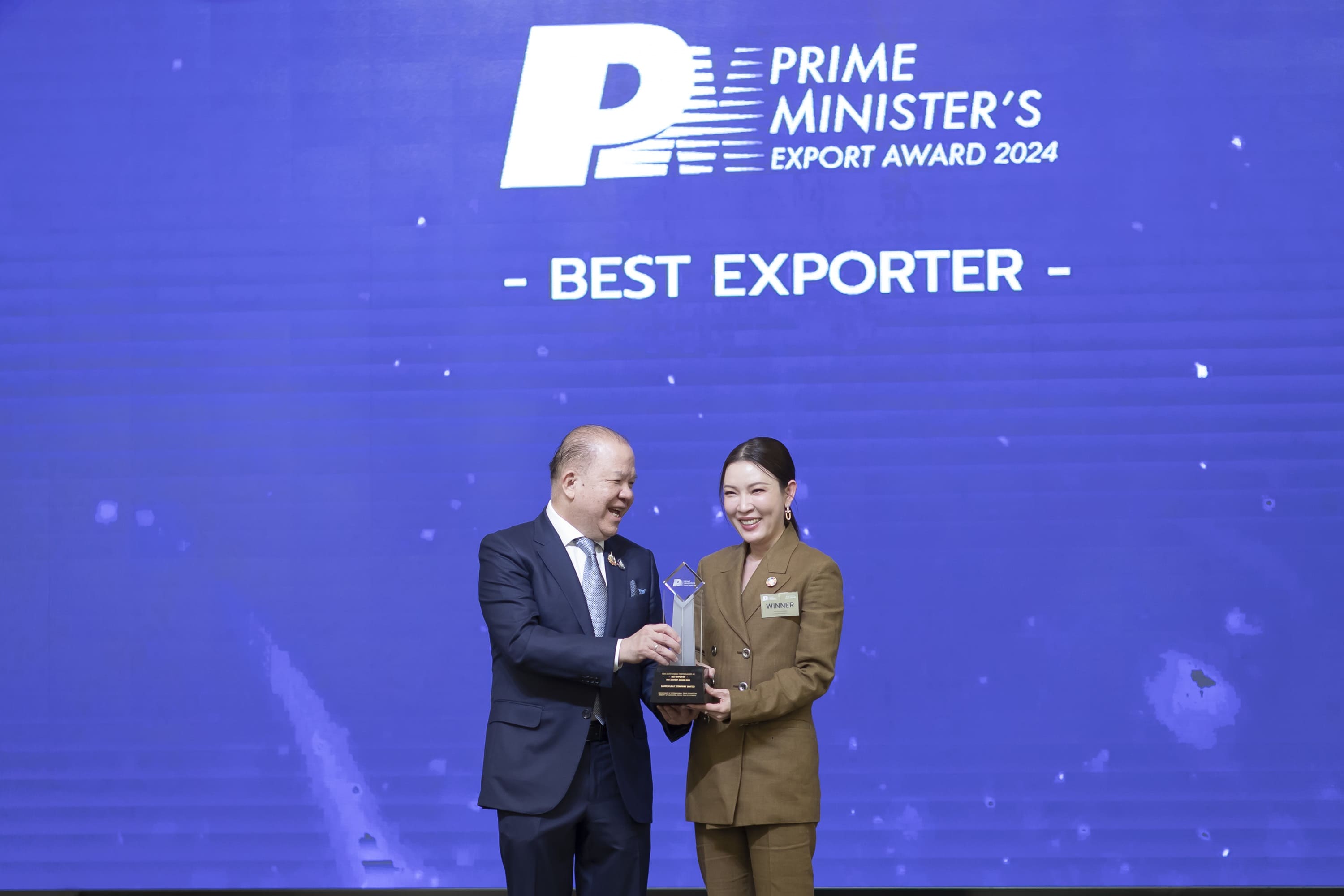 ภาพคว้ารางวัล Best Exporter PM's Export Award 2024.jpg